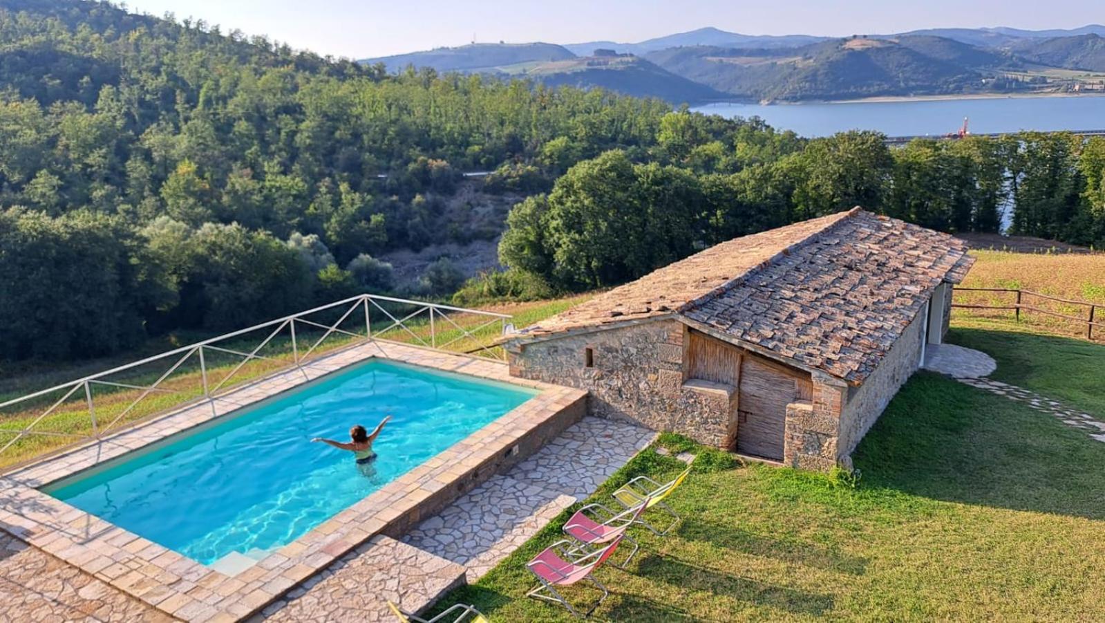 Casale Al Lago Con Piscina E Sauna Corbara  المظهر الخارجي الصورة