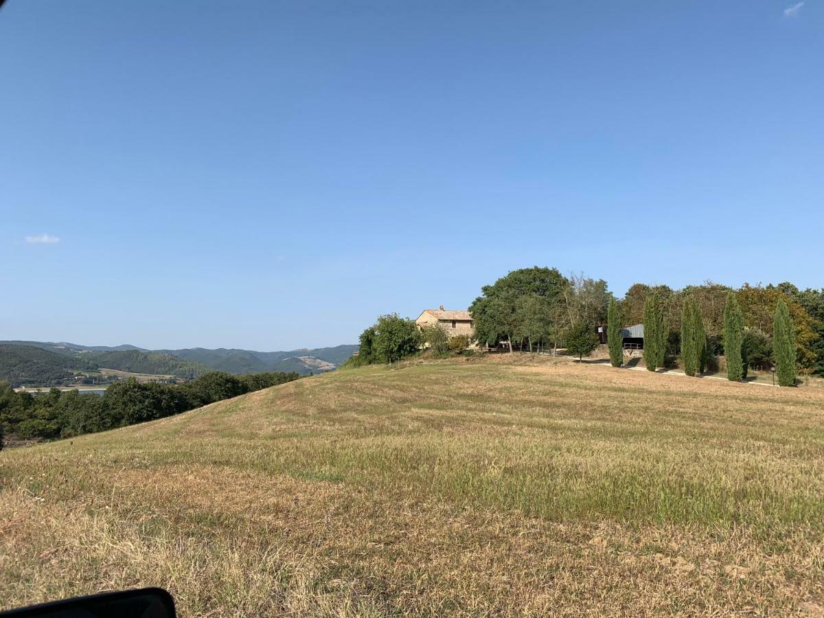 Casale Al Lago Con Piscina E Sauna Corbara  المظهر الخارجي الصورة